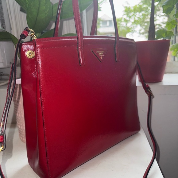 Prada Saffiano Vernice Tote Leather bag - Picture 3 of 15